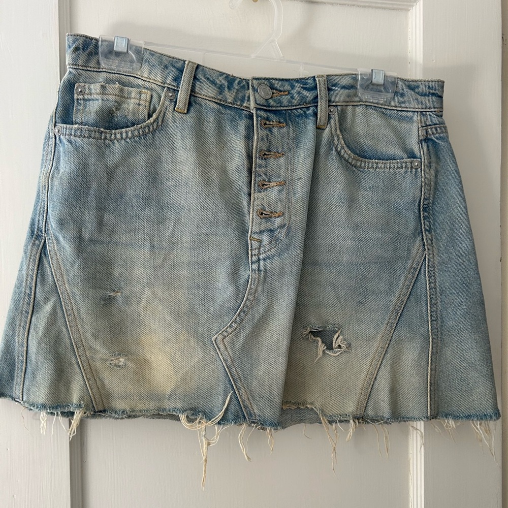We The Free Light Denim Distressed Mini Skirt Sz 29